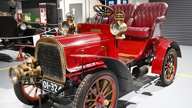 1904 Mobile 6hp  (2) copy.jpg