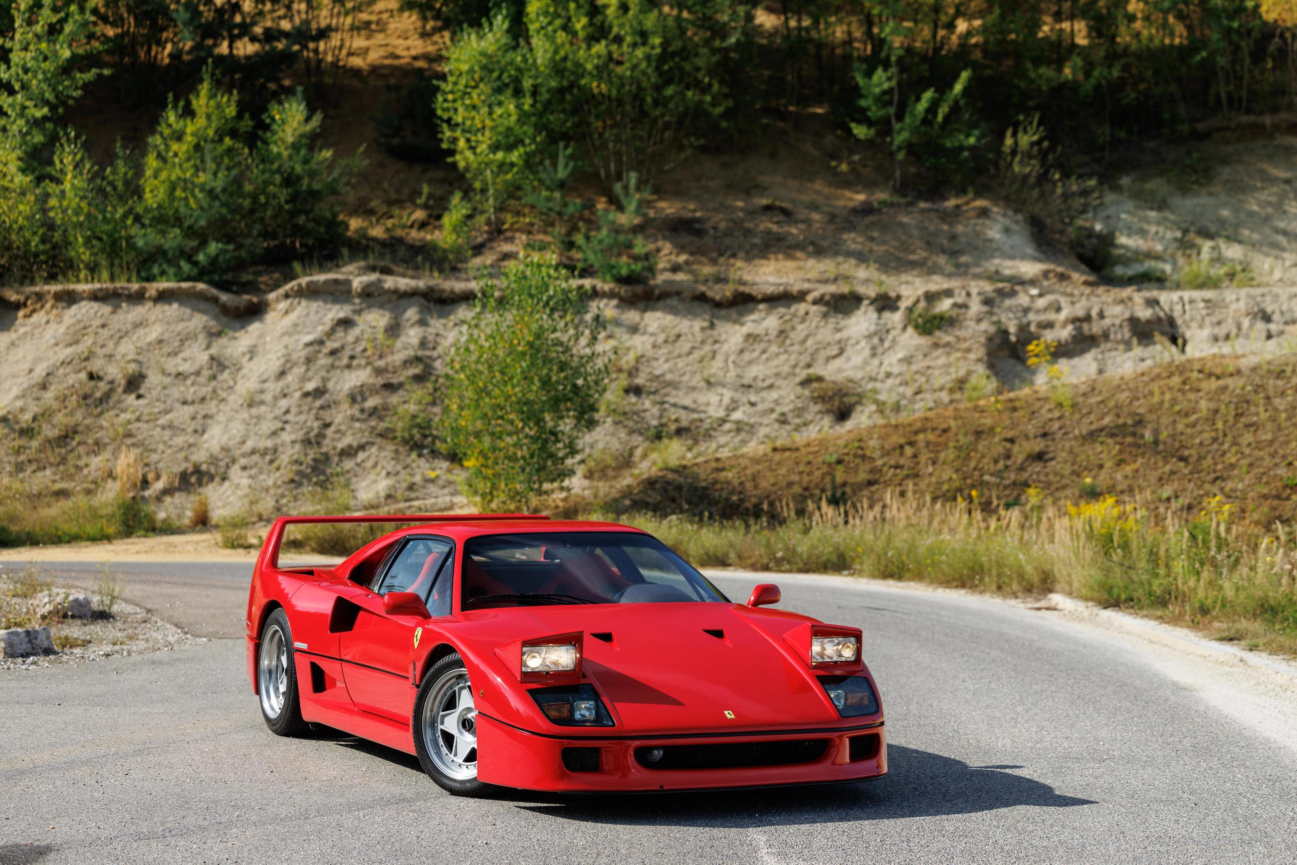 Ferrari_F40_front.jpg
