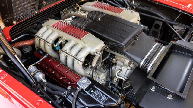 4_Ferrari_Testarossa_engine.jpg