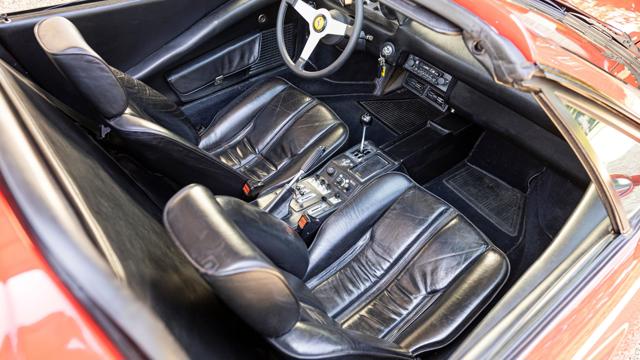 B_Ferrari_308_interior.jpg