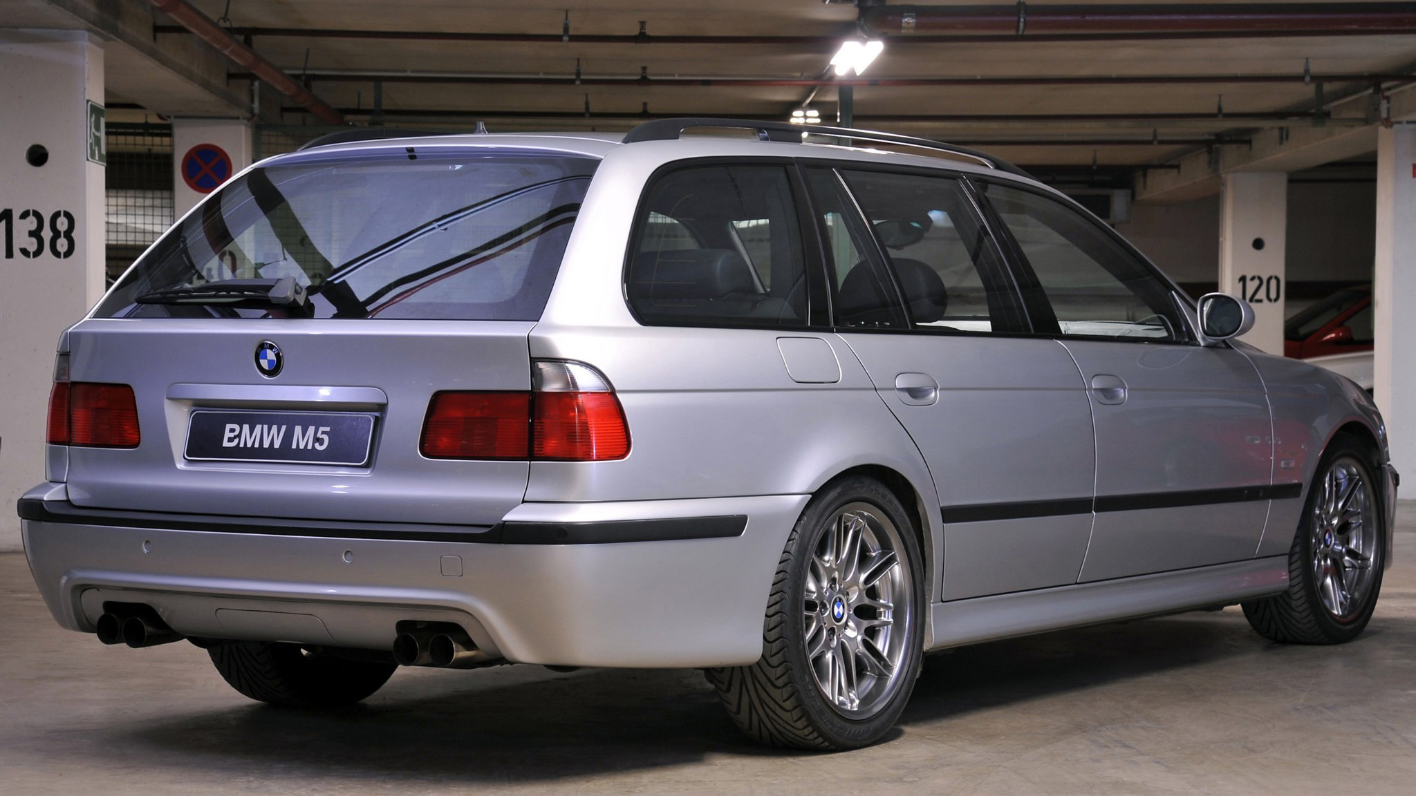 E39 BMW M5 Touring copy.jpg