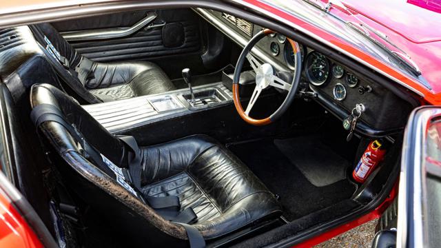 DeTomaso_Mangusta_interior.jpg