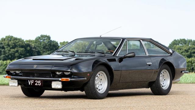 Lamborghini_Jarama_front.jpg