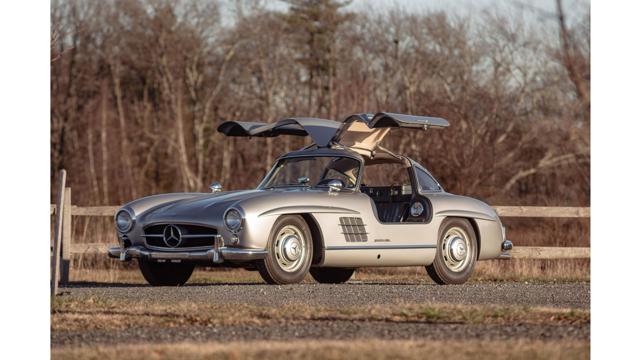 Mercedes_Gullwing.jpg