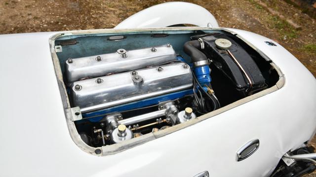 Healey_Silverstone_engine.jpg