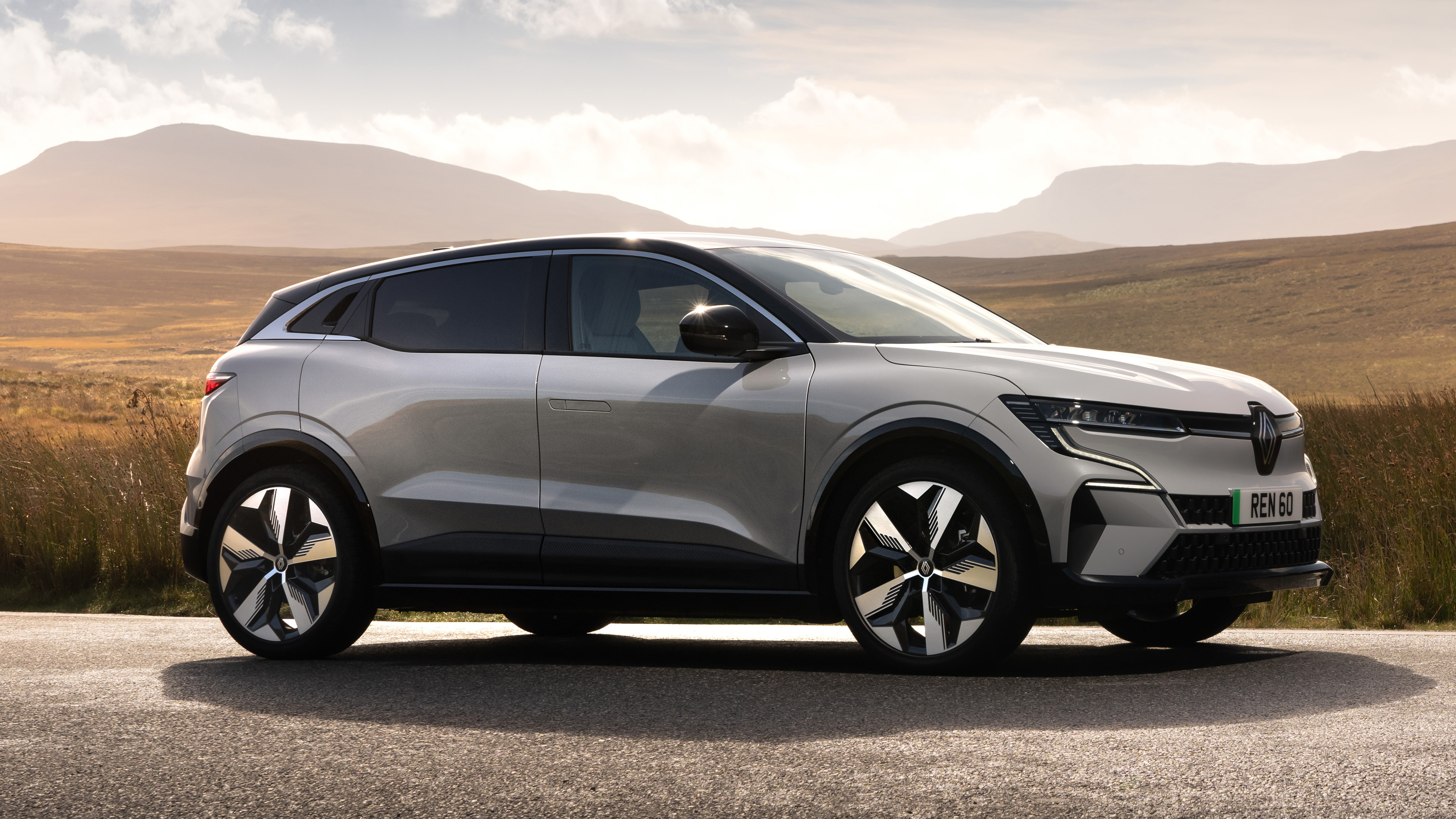 anorak long range evs renault megane.jpg