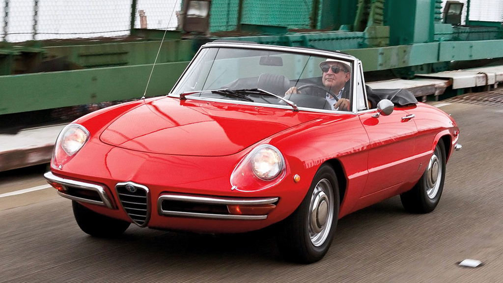 Alfa Romeo Spider copy.jpg