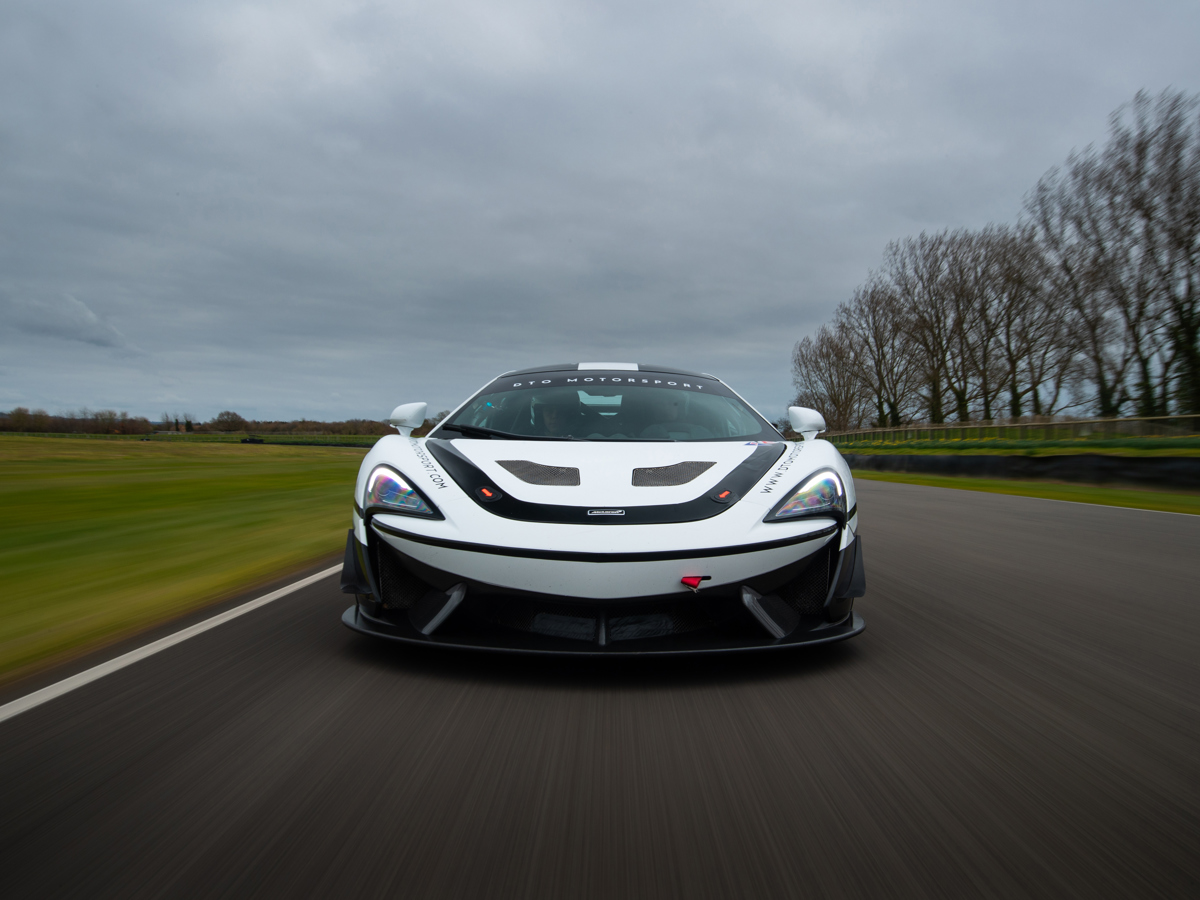 McLaren 570 GT4