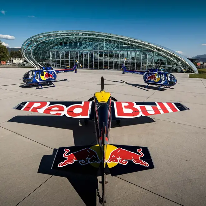 24_the_flying_bulls_hangar-8_photo_by_zajcmaster.jpg