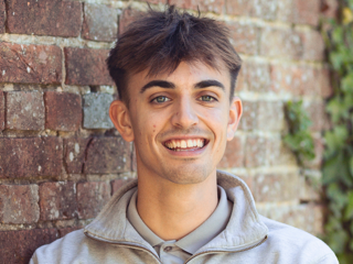 Olly Munt.png