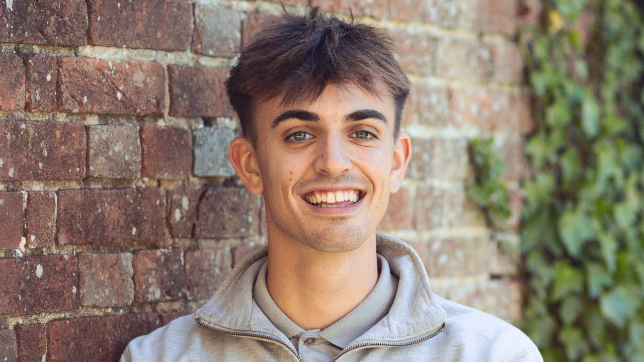 Olly Munt.png