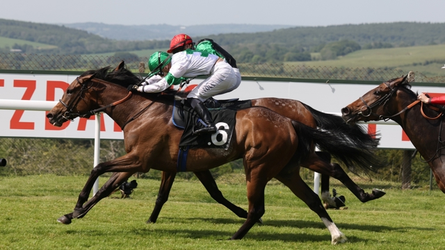 Jockey Saffie Osborne wins The Fitzdares Height of Fashion Stakes on Inis Mor for trainer David Menusier. Ph. by Sam Stephenson.JPG