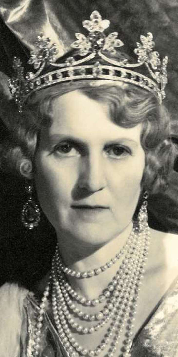 Beaton Portrait of the 80th Duchess 1937.