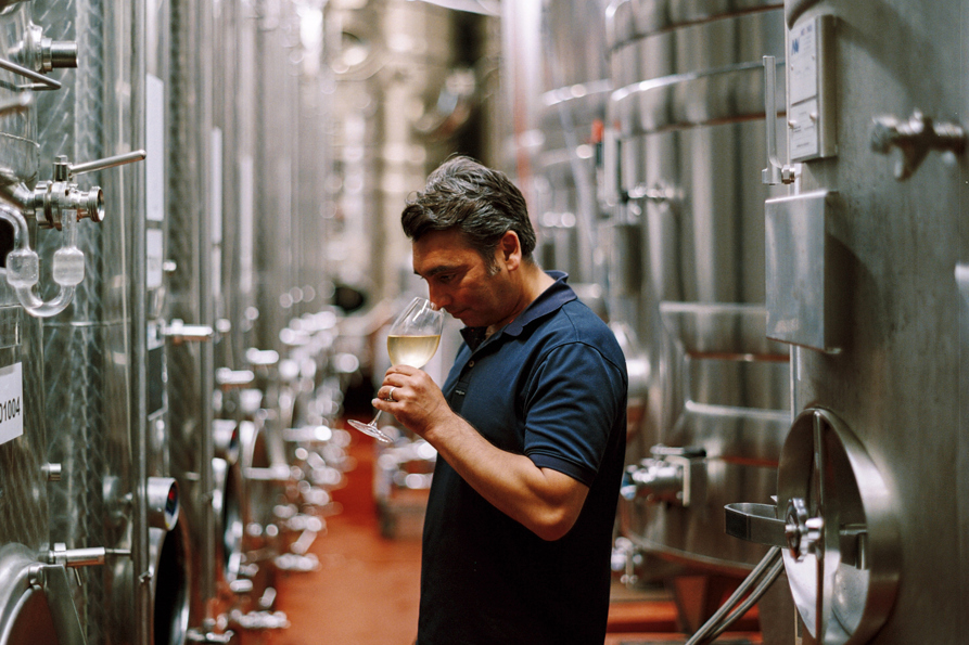 Simon Roberts Ridgeview Winemaker2.jpg